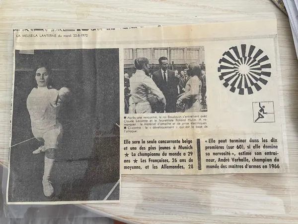 Coupure de presse consacrée à Claude Hulin-Lecomte